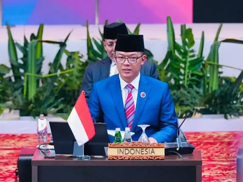 Menlu Sugiono Dewan Perdamaian