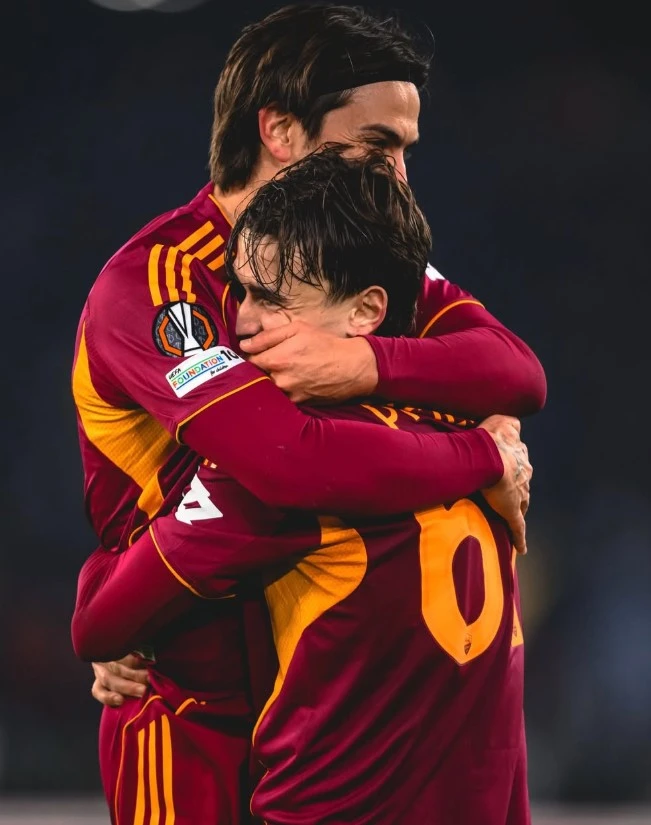Read more about the article Roma vs Stuttgart: Giallorossi Tampil Solid Menang 2-0