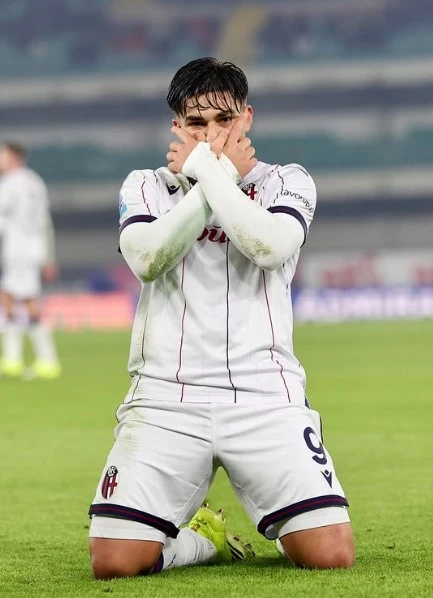 Read more about the article Bologna Taklukkan Hellas Verona 3-2 Laga Dramatis